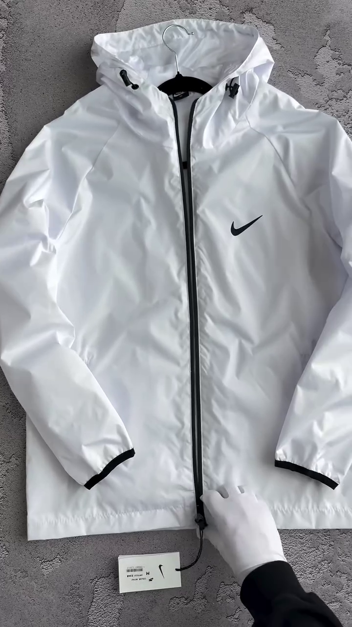 Essential Lightweight Windrunner Jacket For Men